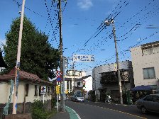 菓子屋横町近く