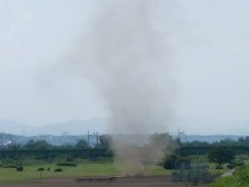 野球場に竜巻